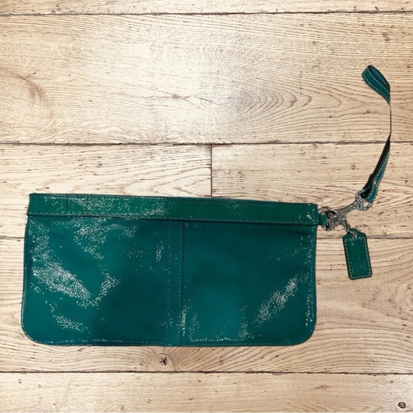 Coach Clutch - Picture 5 of 5